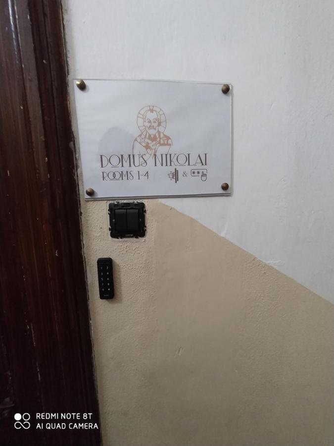 Domus Nikolai Hotel Бари Екстериор снимка