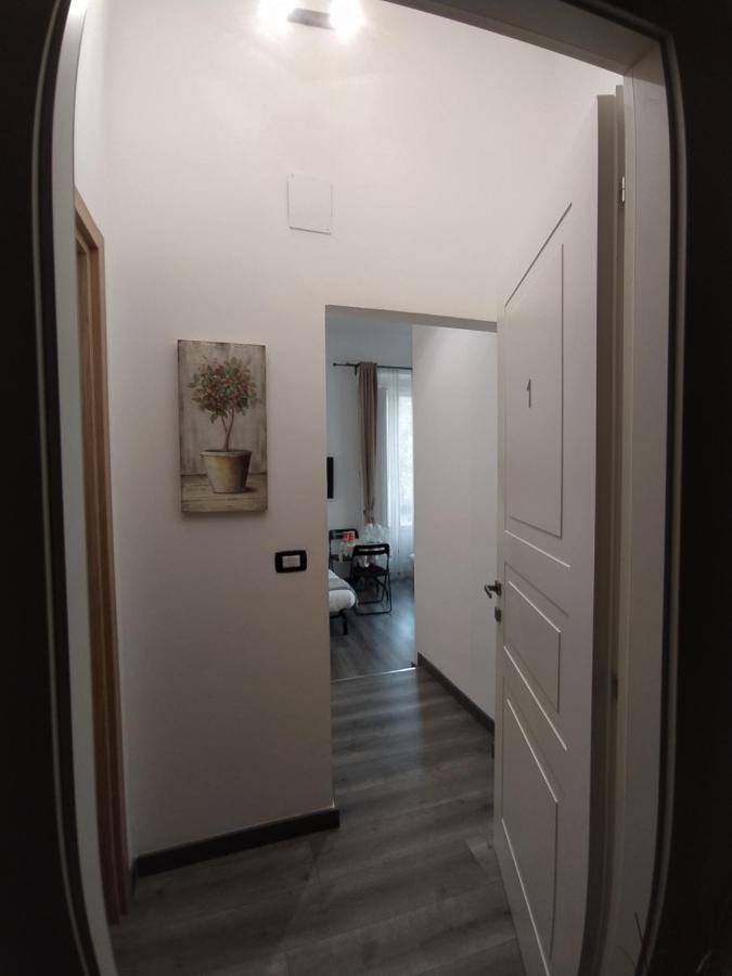 Domus Nikolai Hotel Бари Екстериор снимка