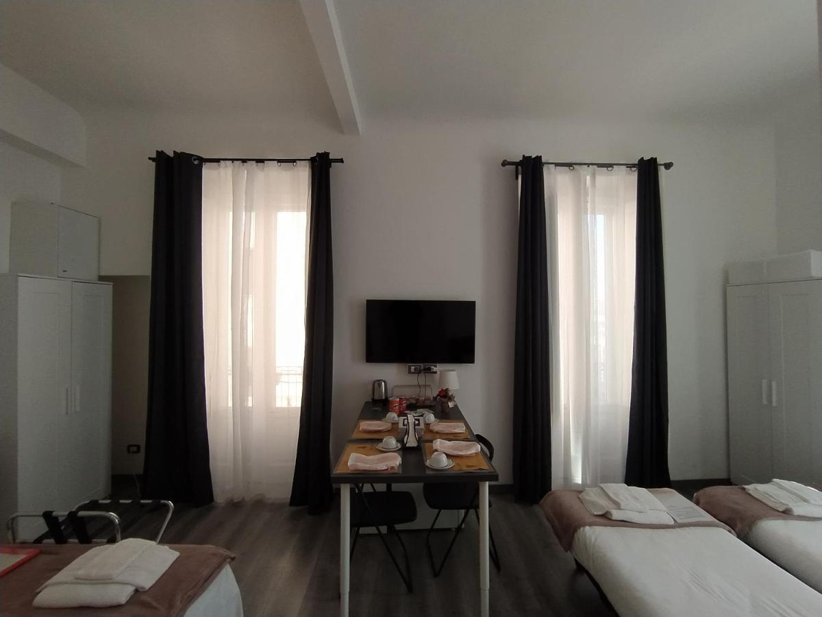 Domus Nikolai Hotel Бари Екстериор снимка