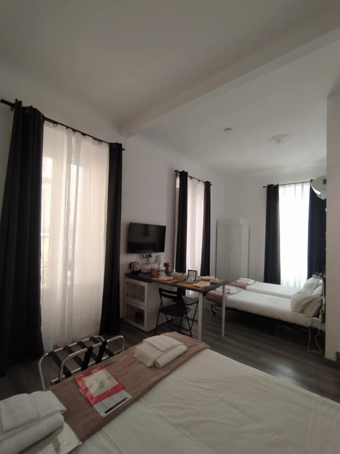 Domus Nikolai Hotel Бари Екстериор снимка