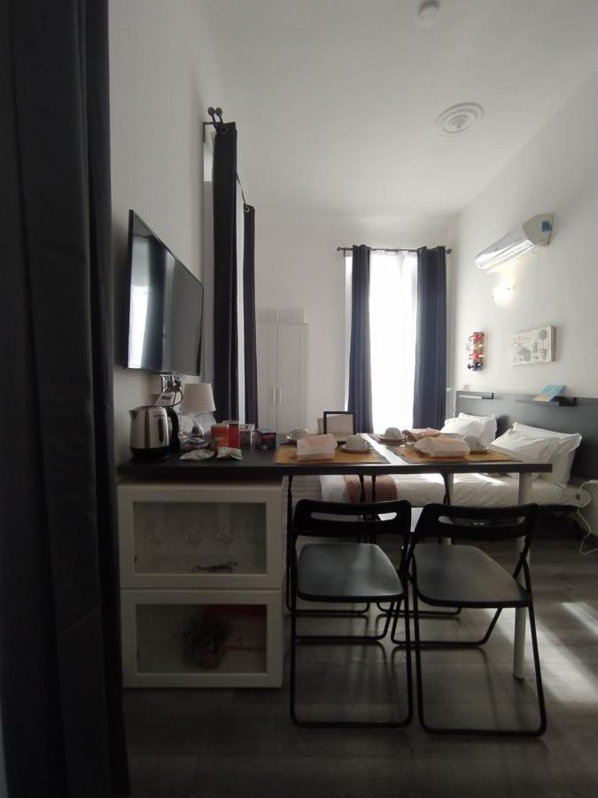 Domus Nikolai Hotel Бари Екстериор снимка