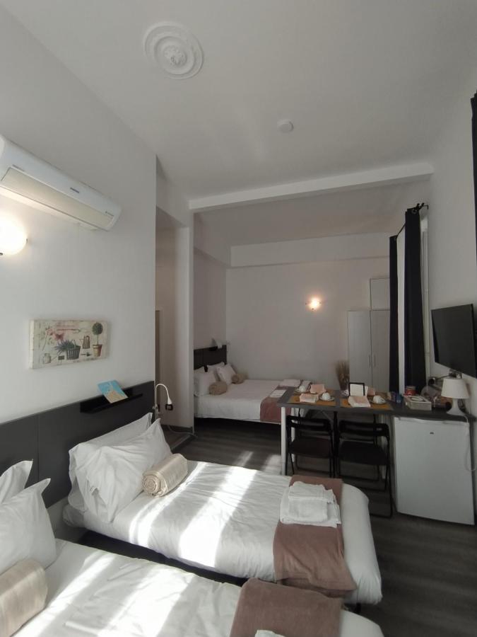 Domus Nikolai Hotel Бари Екстериор снимка