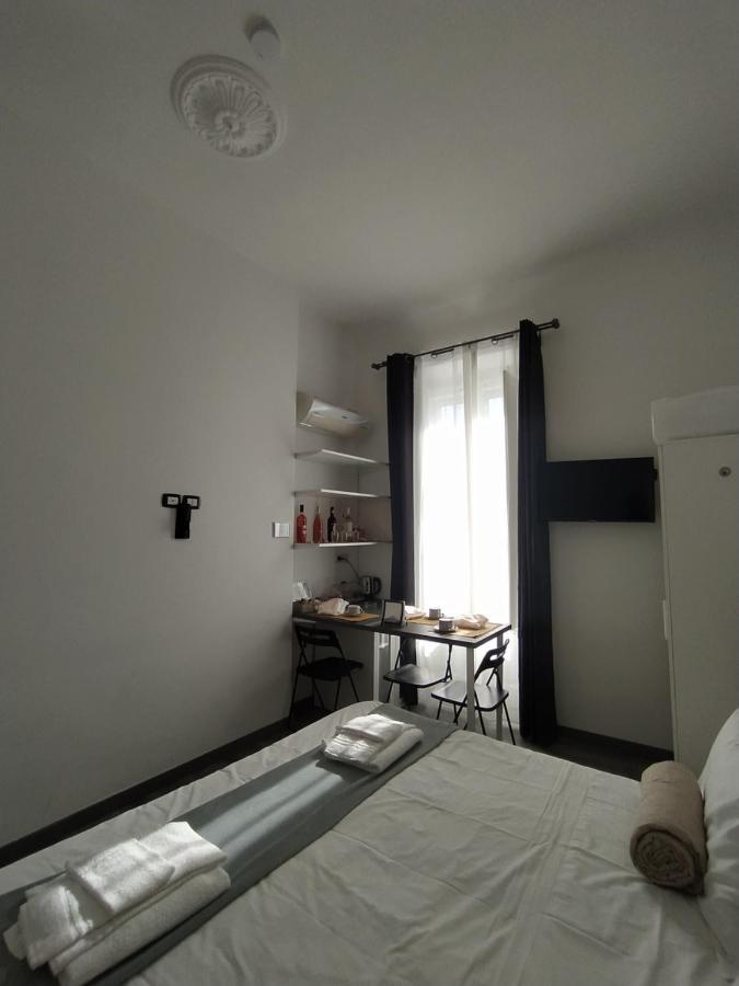 Domus Nikolai Hotel Бари Екстериор снимка