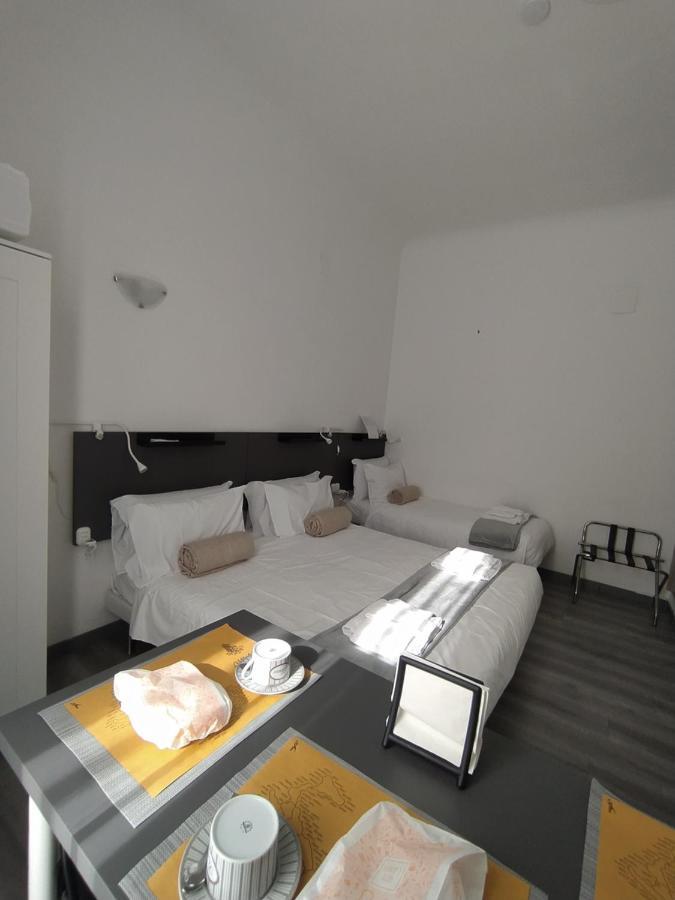 Domus Nikolai Hotel Бари Екстериор снимка