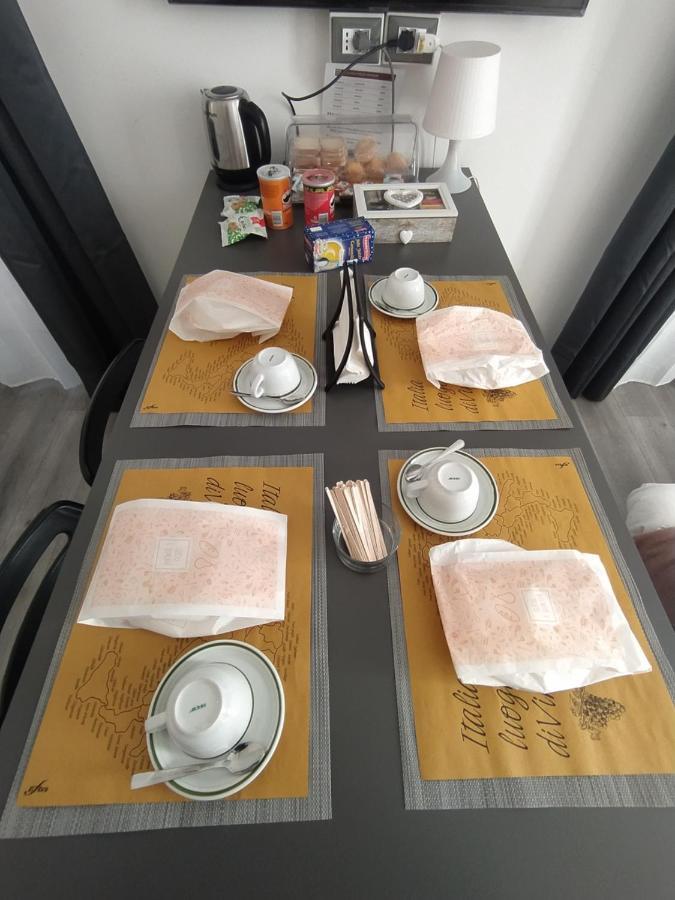 Domus Nikolai Hotel Бари Екстериор снимка